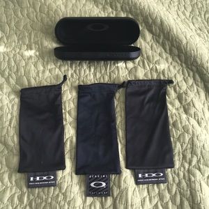 Oakley case and dust cover bundle